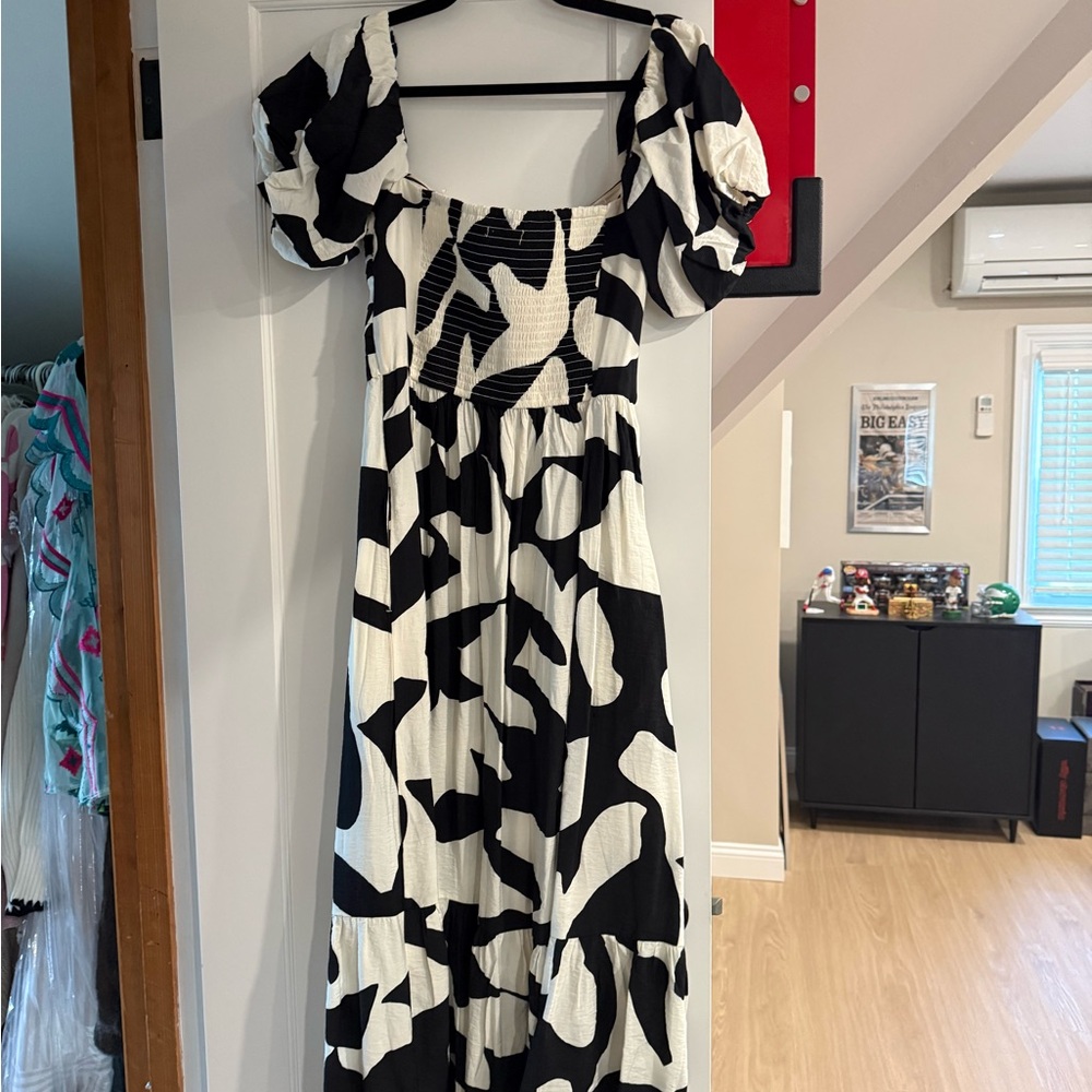 Abercrombie & Fitch Black and Cream Maxi Dress - Picture 2 of 3
